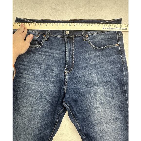 Lucky Brand Jeans Mens 410 Athletic Straight Denim Measures Size 36 30 - Picture 2 of 10